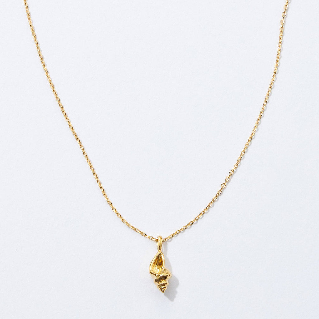 Gold Dipped Sea Snail Pendant Necklace: Gold